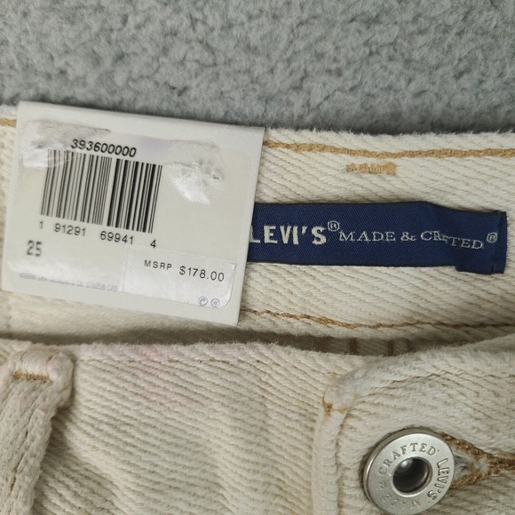 Levi’s Shorts Womens Size 25 (Measured 28 Waist) Made & Crafted Relaxed Distress - Picture 3 of 16